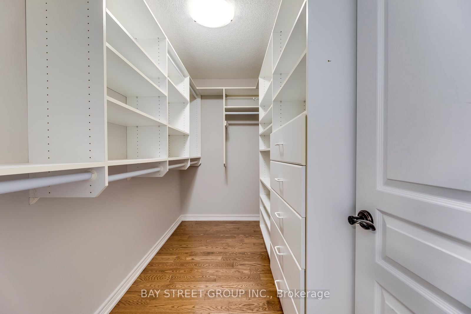2337 Woodfield Road