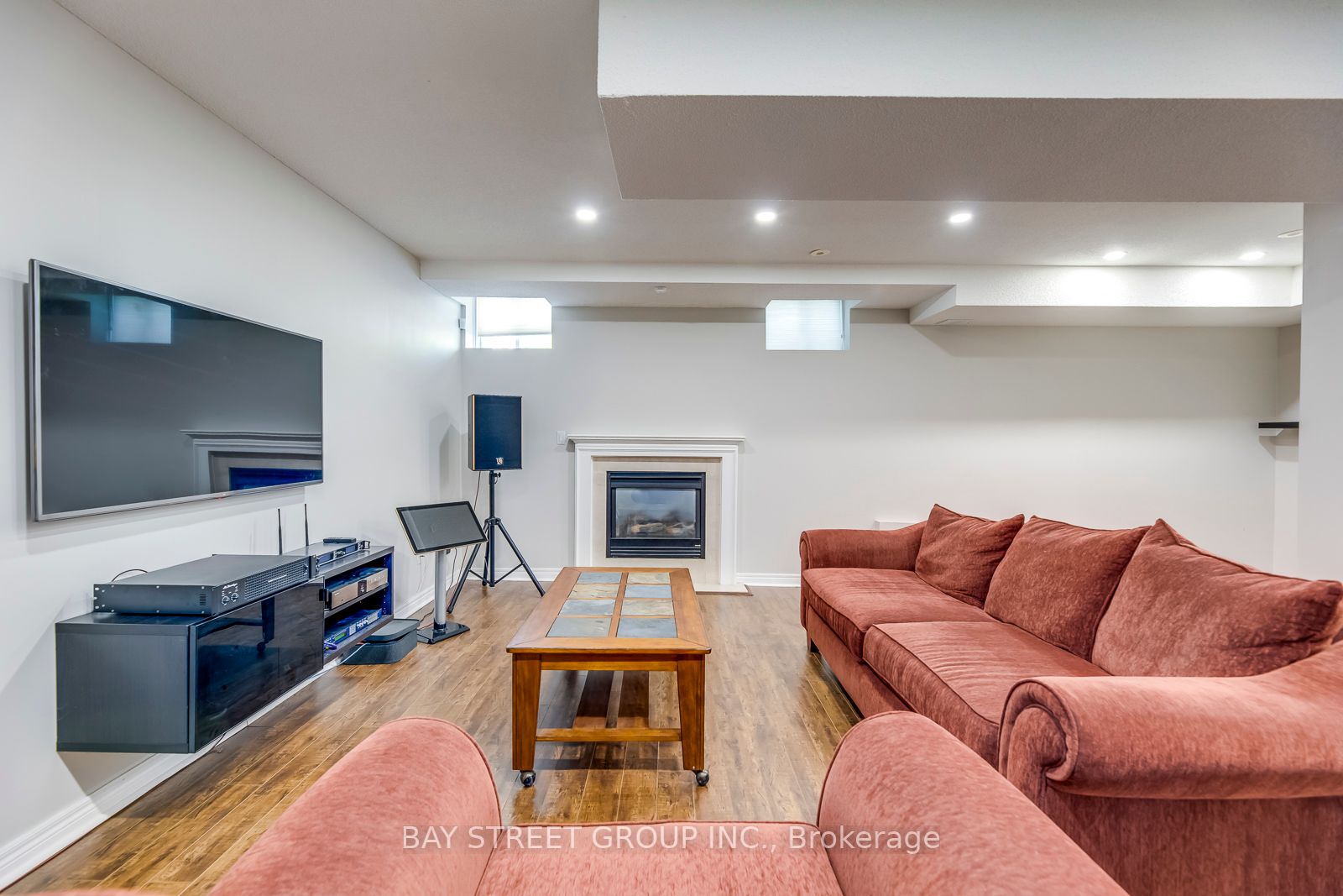 2337 Woodfield Road