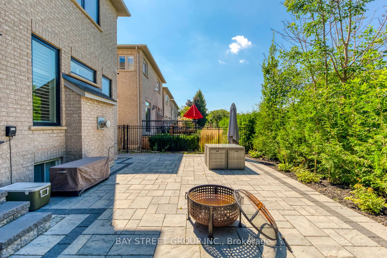 2337 Woodfield Road