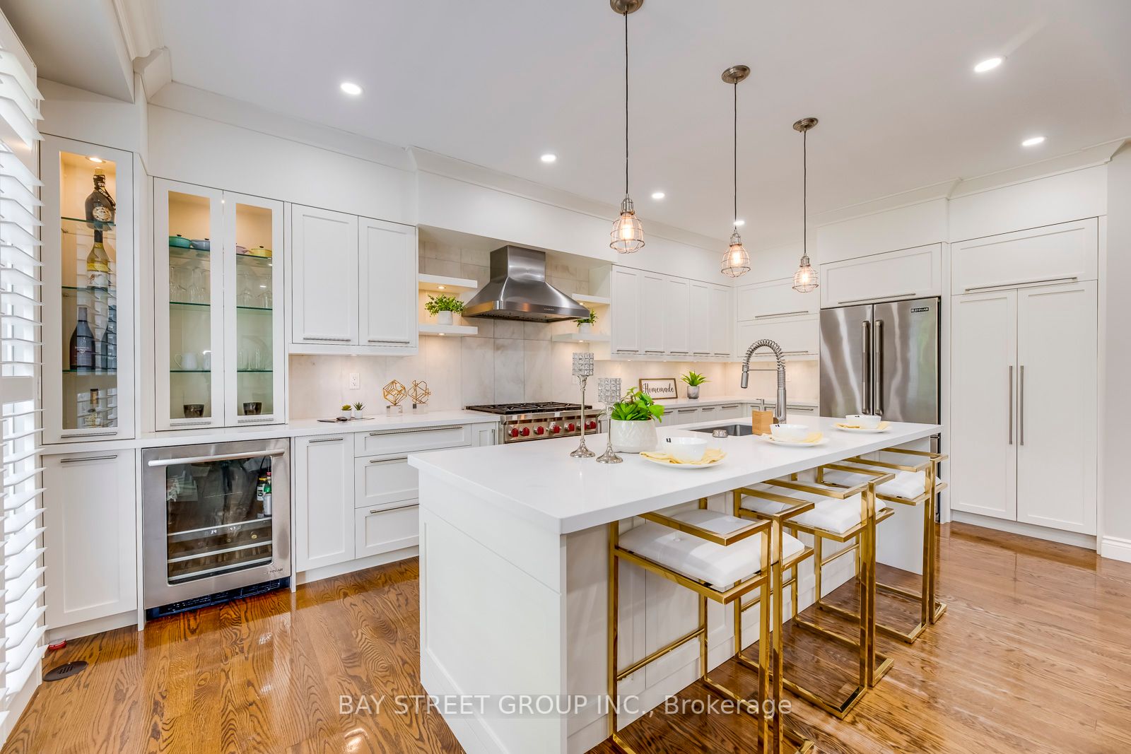 2337 Woodfield Road