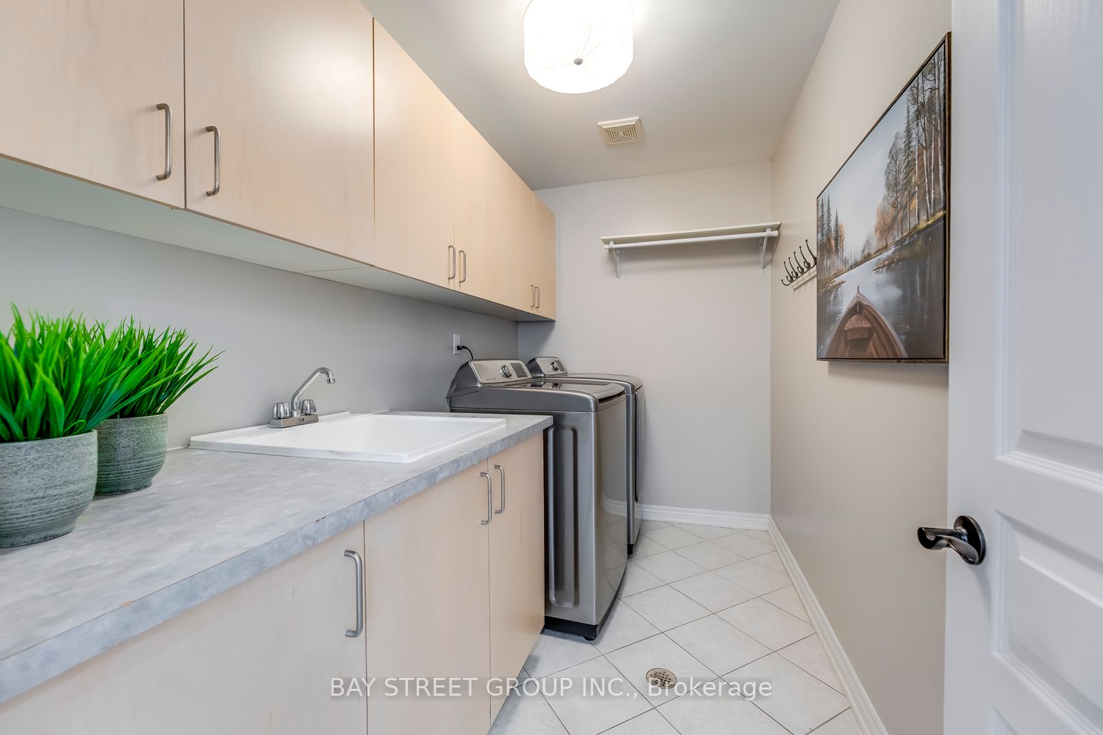 2337 Woodfield Road