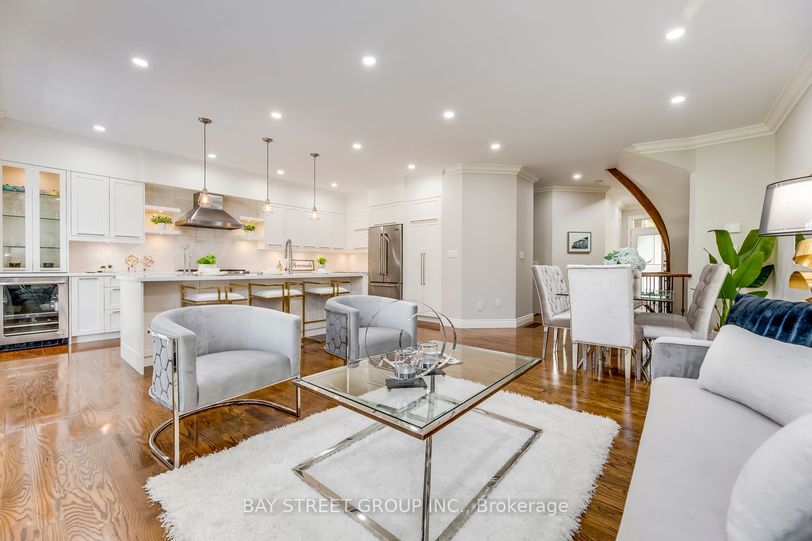 2337 Woodfield Road
