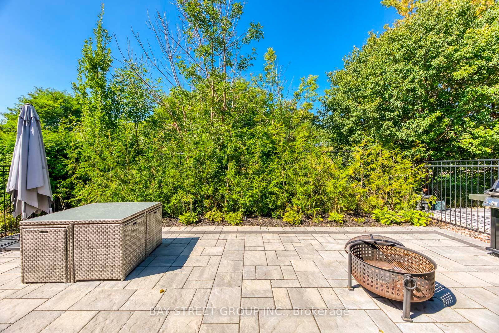 2337 Woodfield Road
