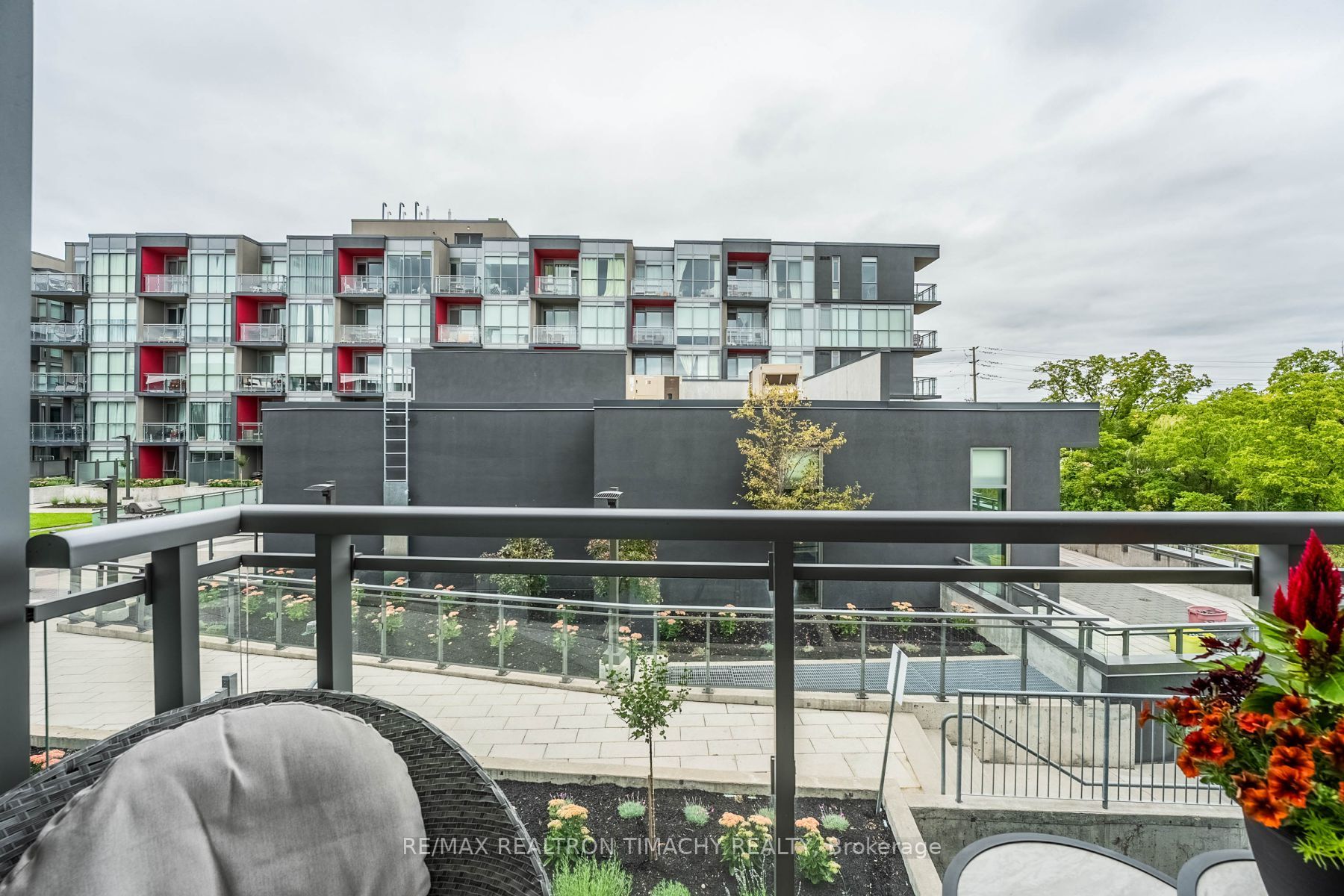 5260 Dundas Street, #C307