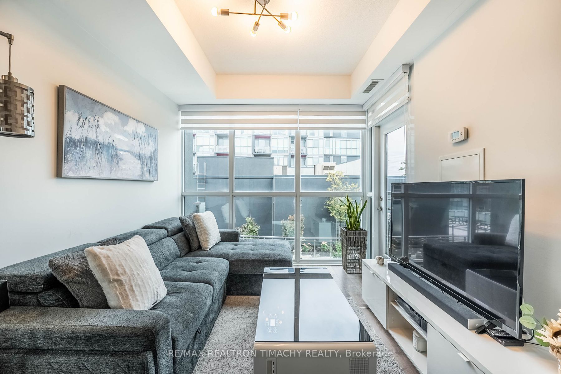 5260 Dundas Street, #C307