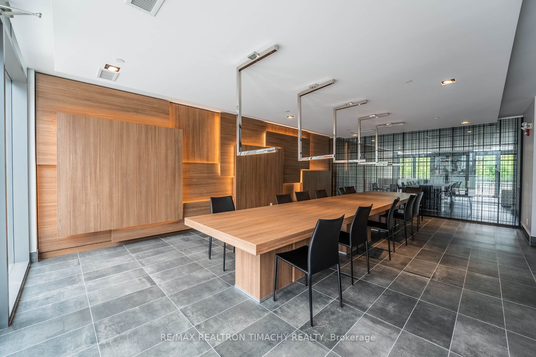 5260 Dundas Street, #C307