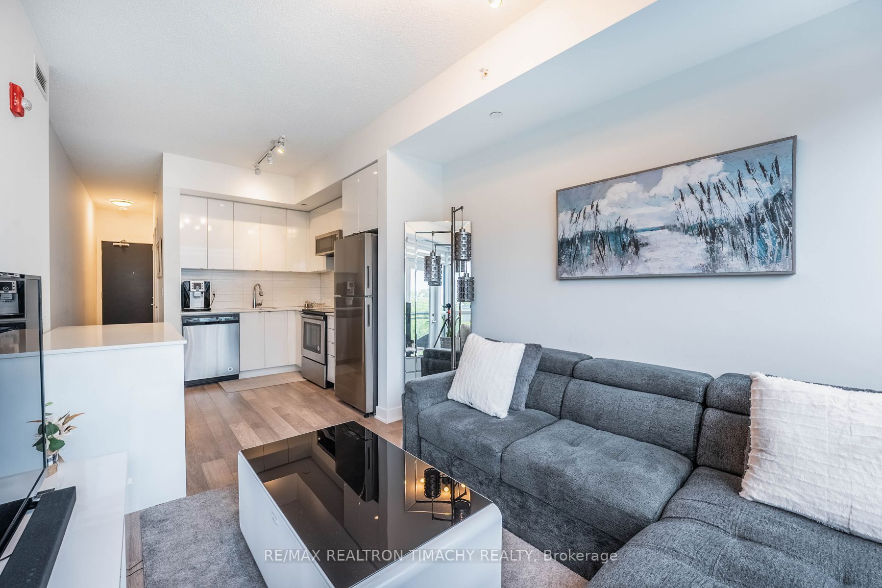 5260 Dundas Street, #C307