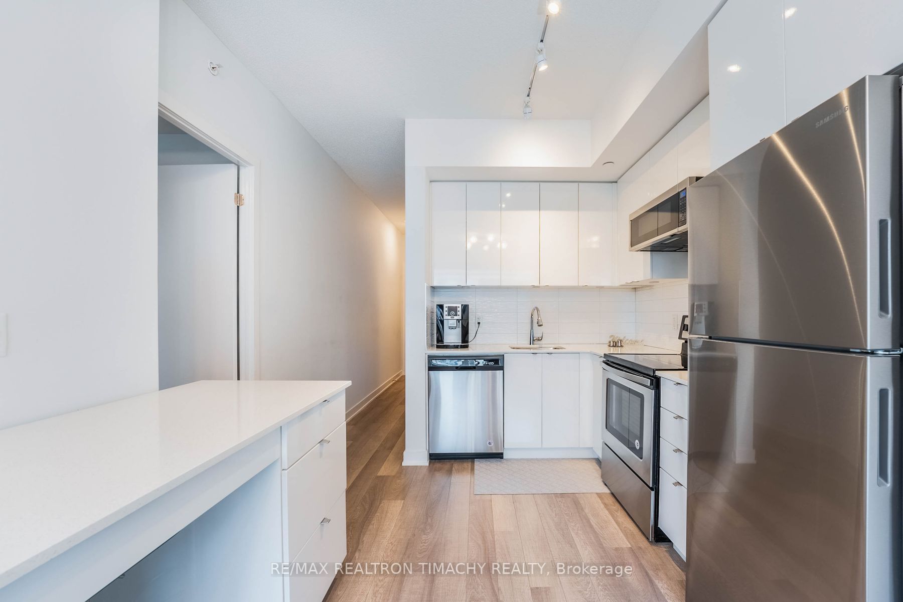 5260 Dundas Street, #C307