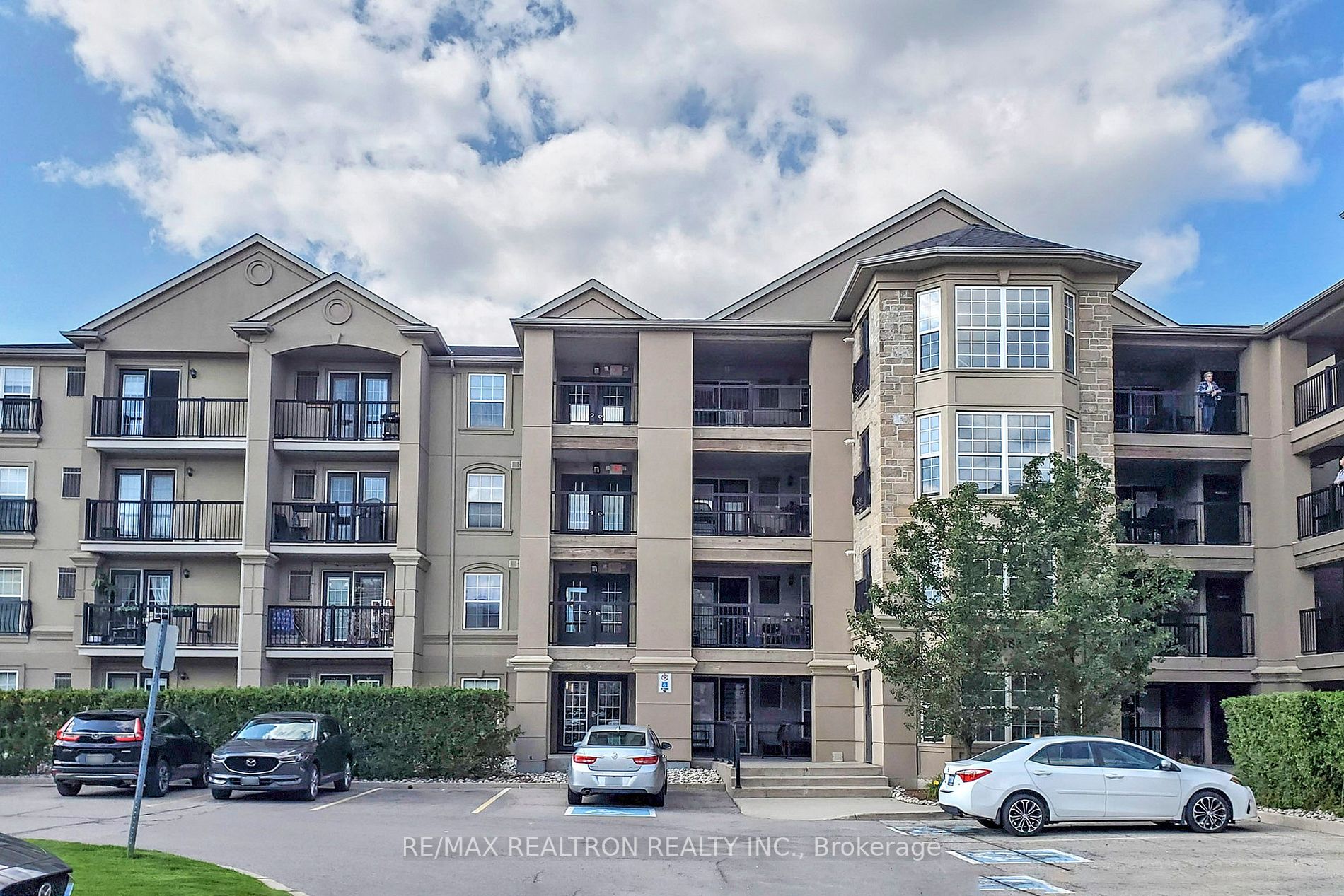 1483 Maple Ave, #107
