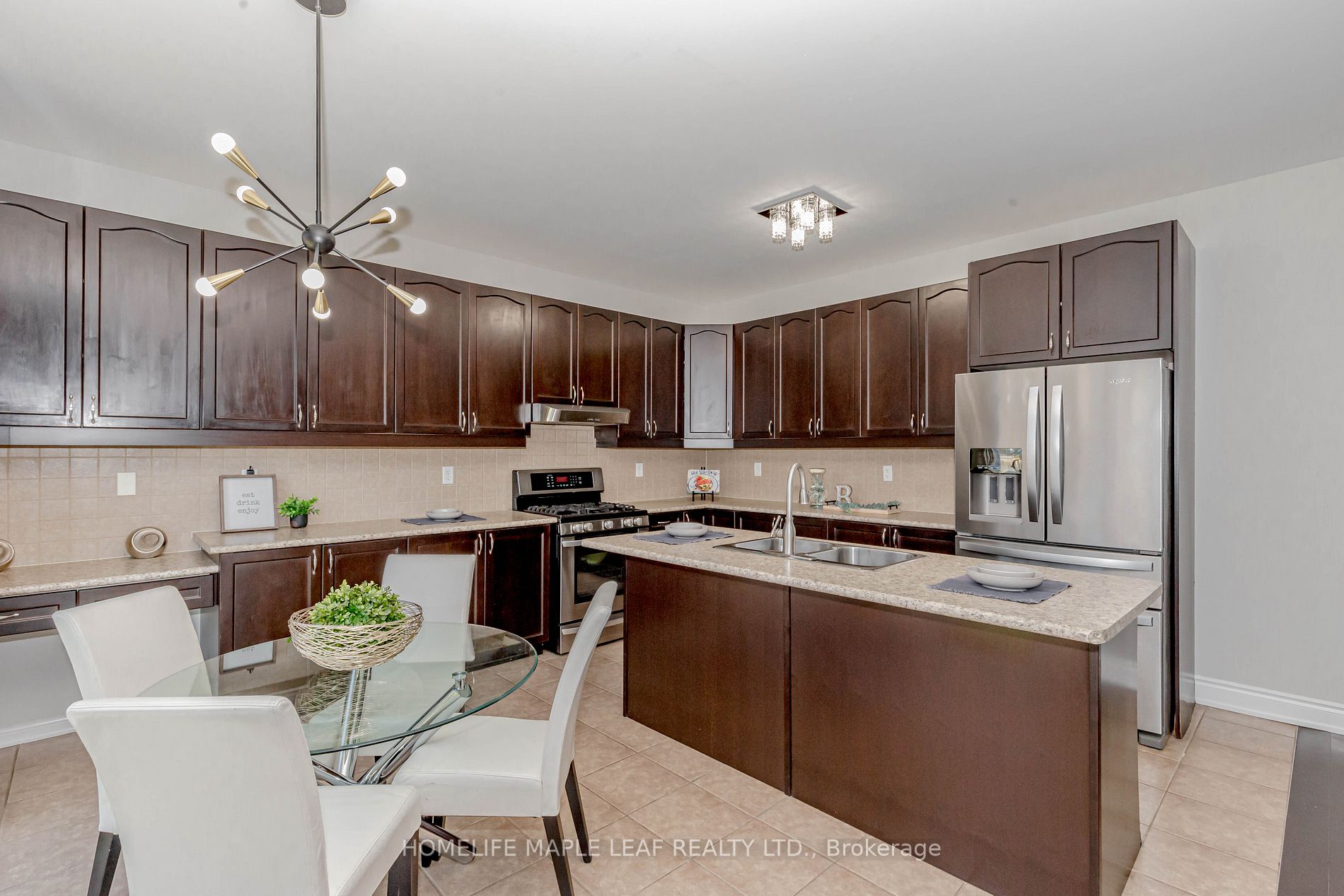 42 Lesabre Cres