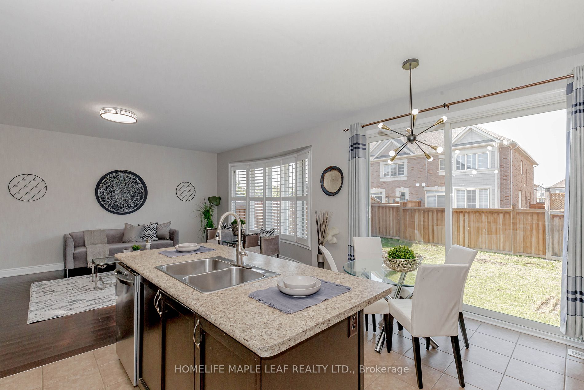 42 Lesabre Cres