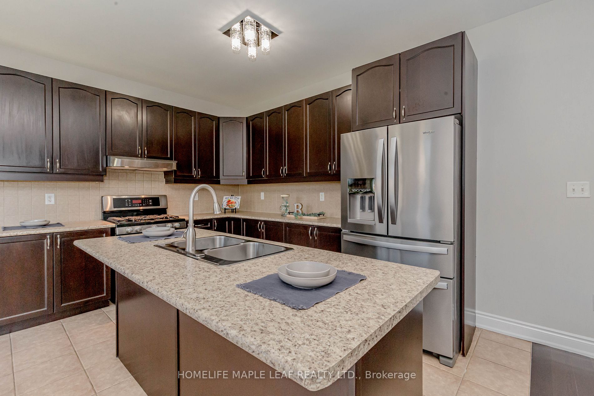 42 Lesabre Cres