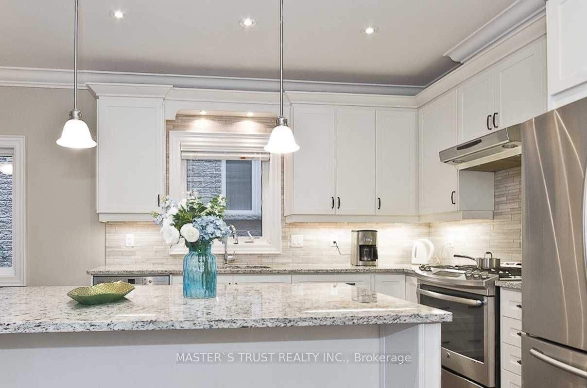 1033 Shaw Dr