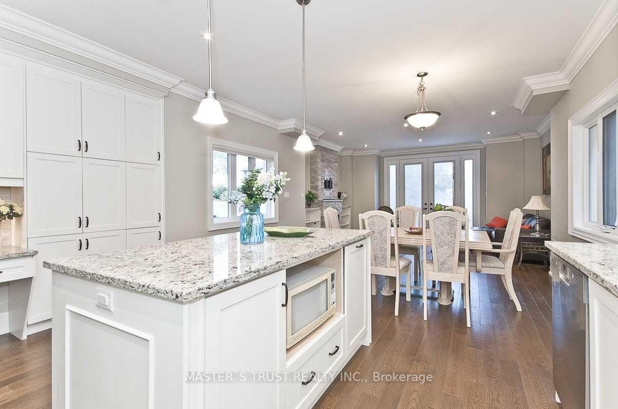 1033 Shaw Dr