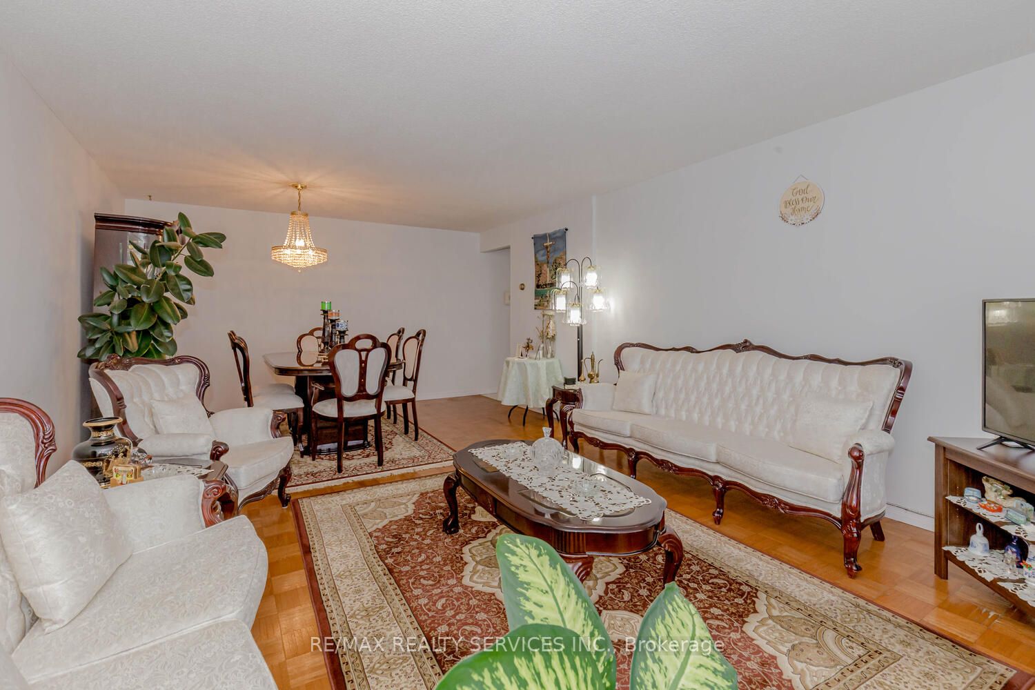1100 Caven St, #1206