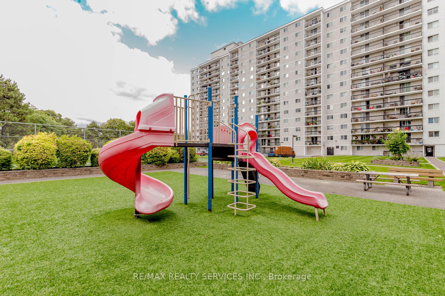1100 Caven St, #1206