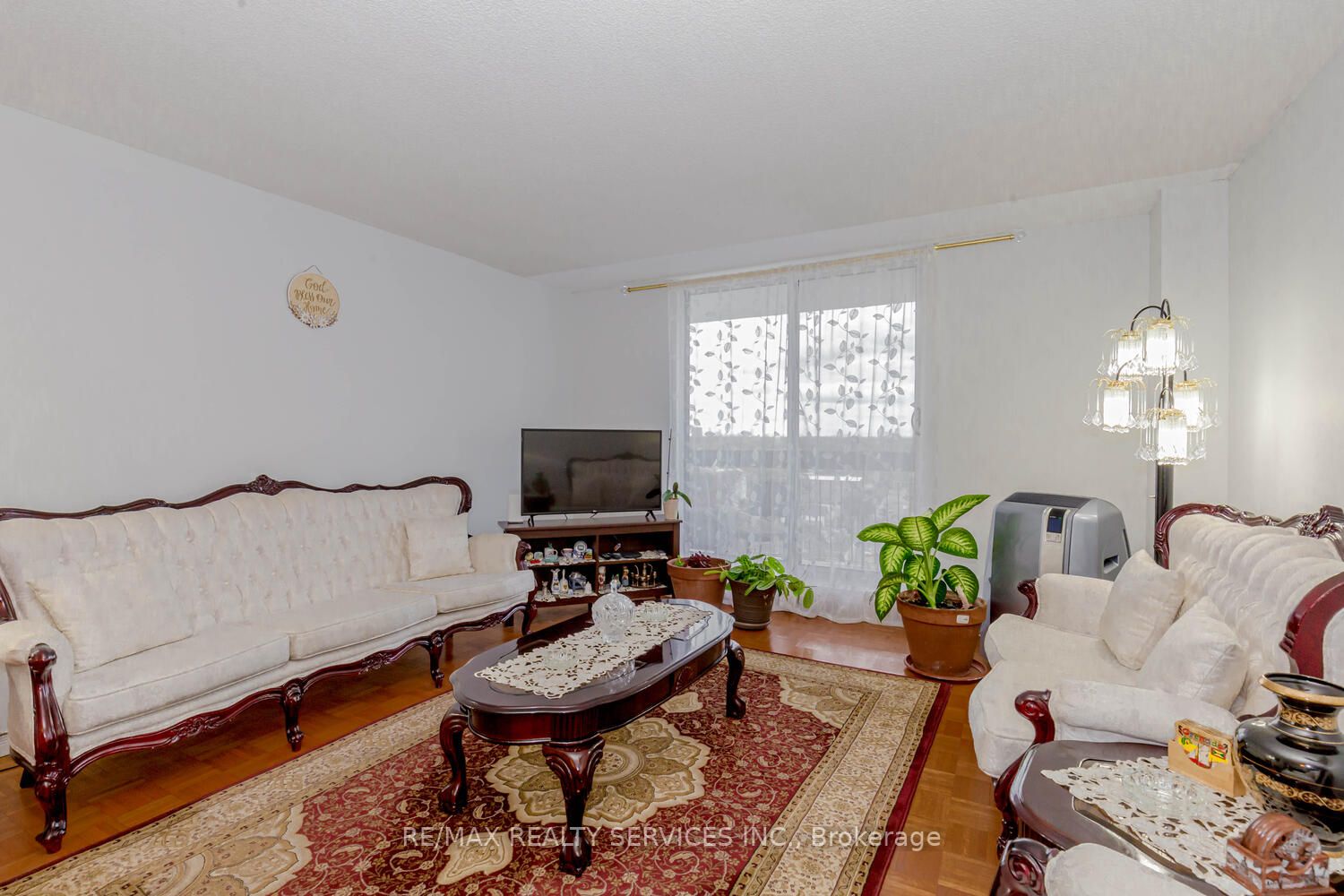 1100 Caven St, #1206