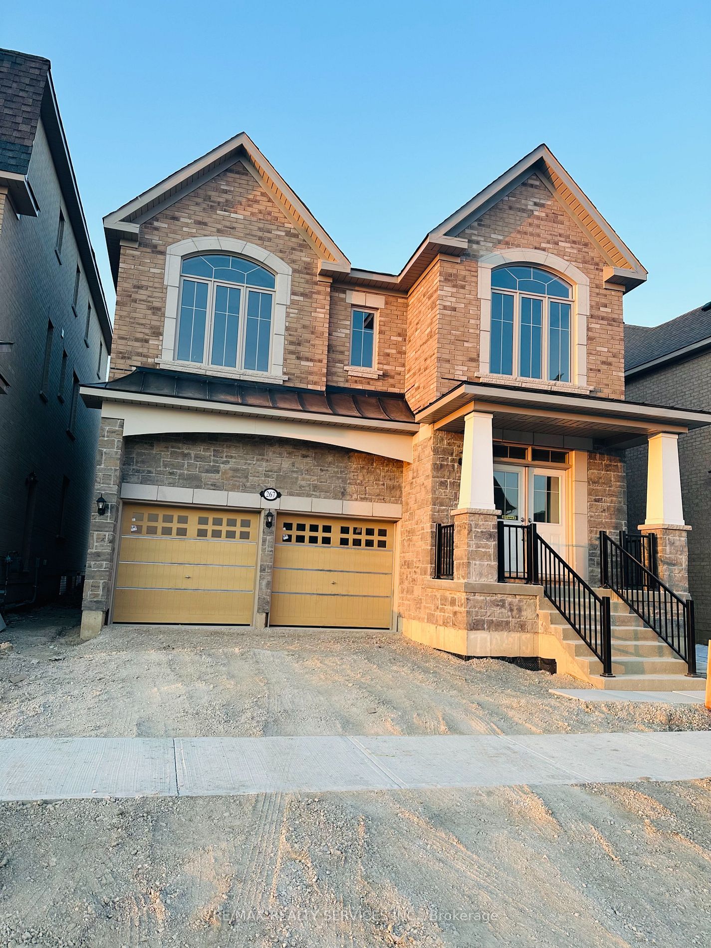 267 Thornbush Blvd