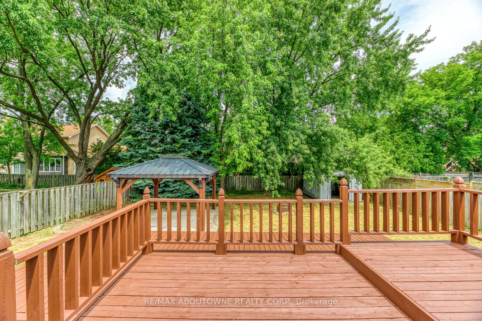 2380 Wyandotte Dr