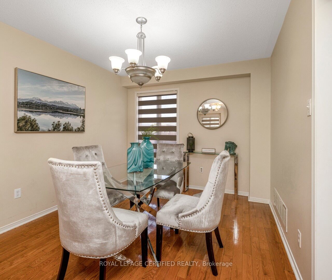 33 Willow Park Dr