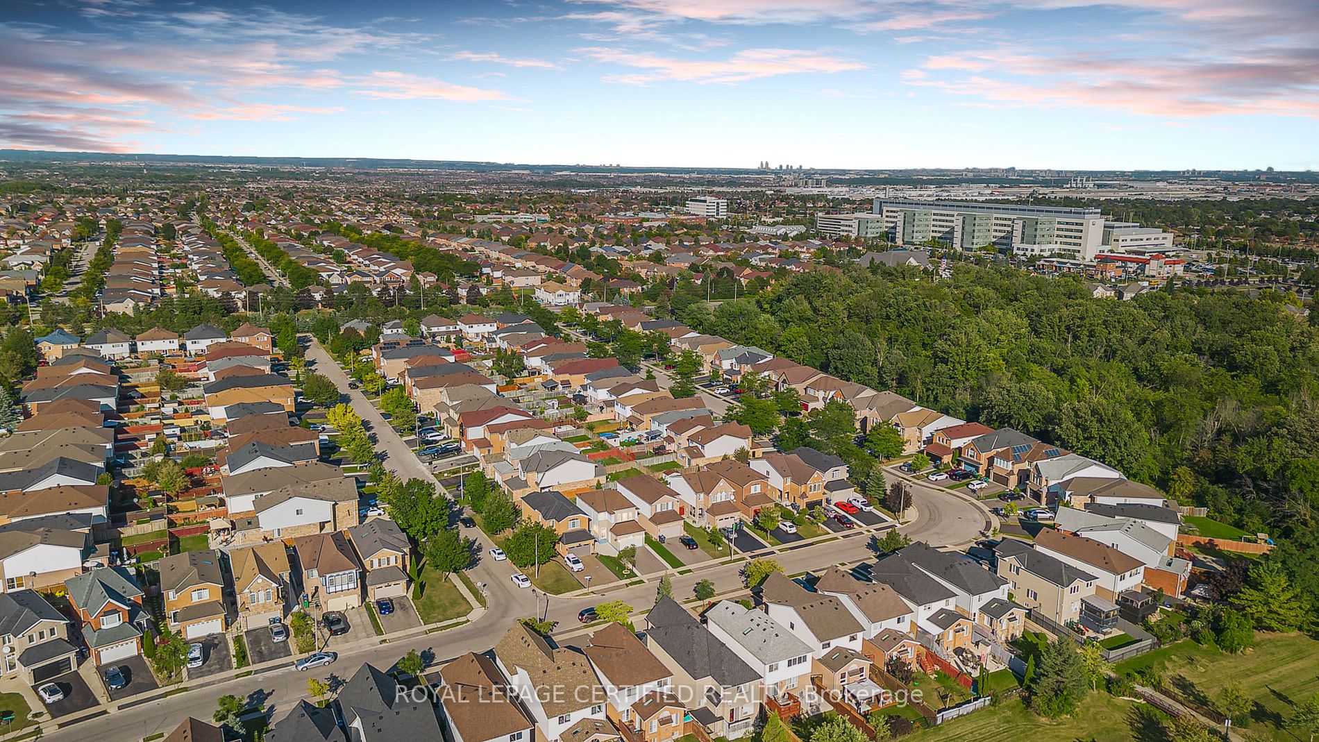 33 Willow Park Dr