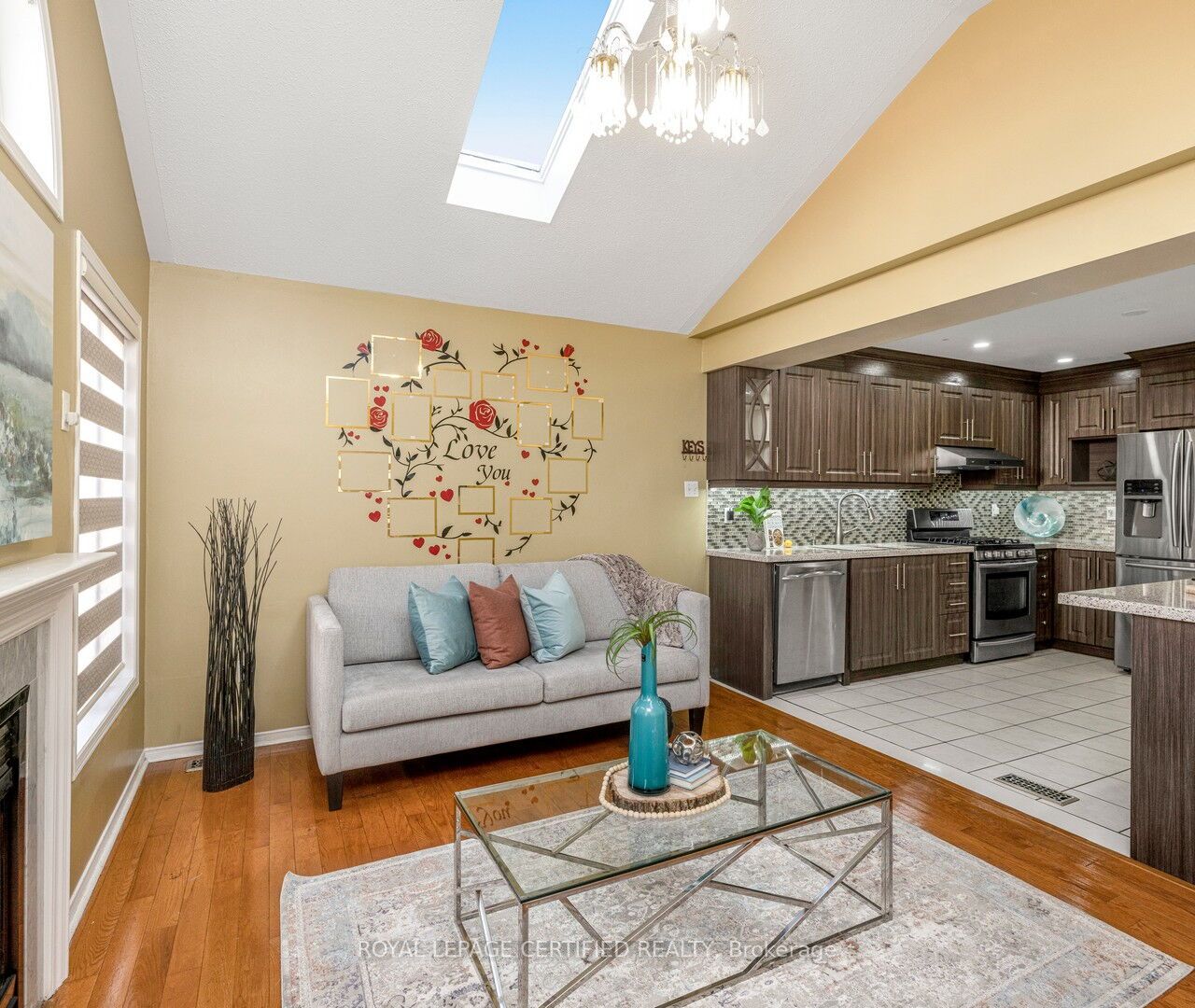 33 Willow Park Dr