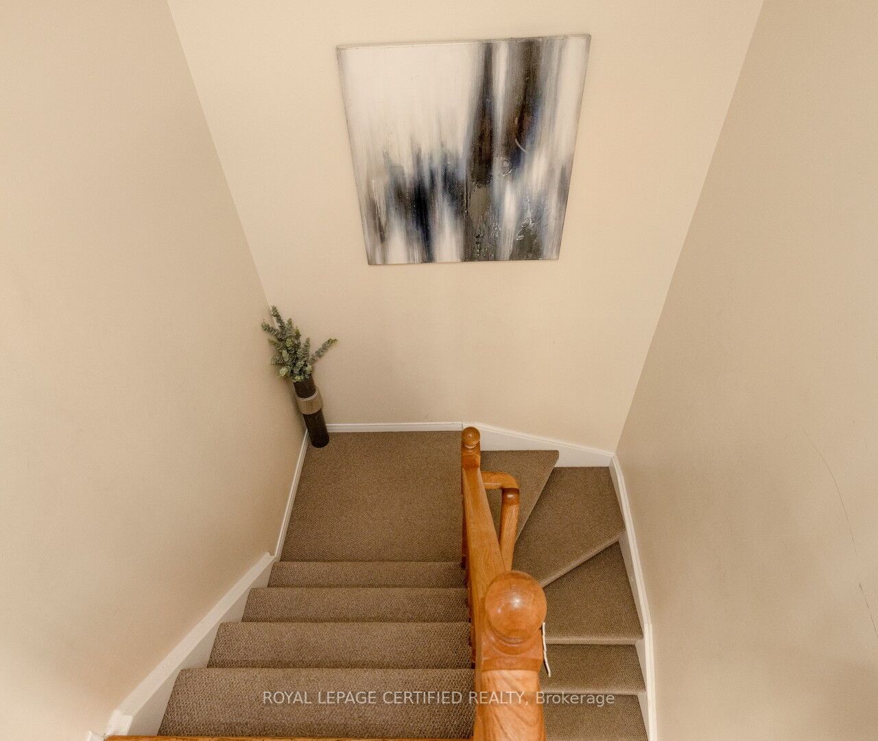 33 Willow Park Dr
