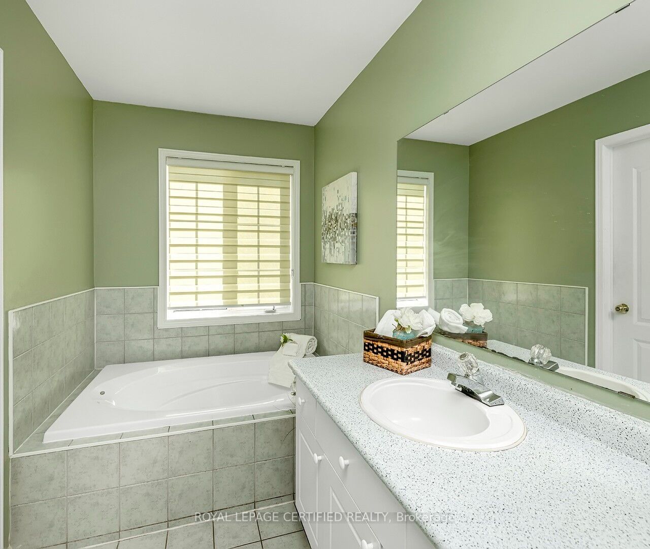 33 Willow Park Dr