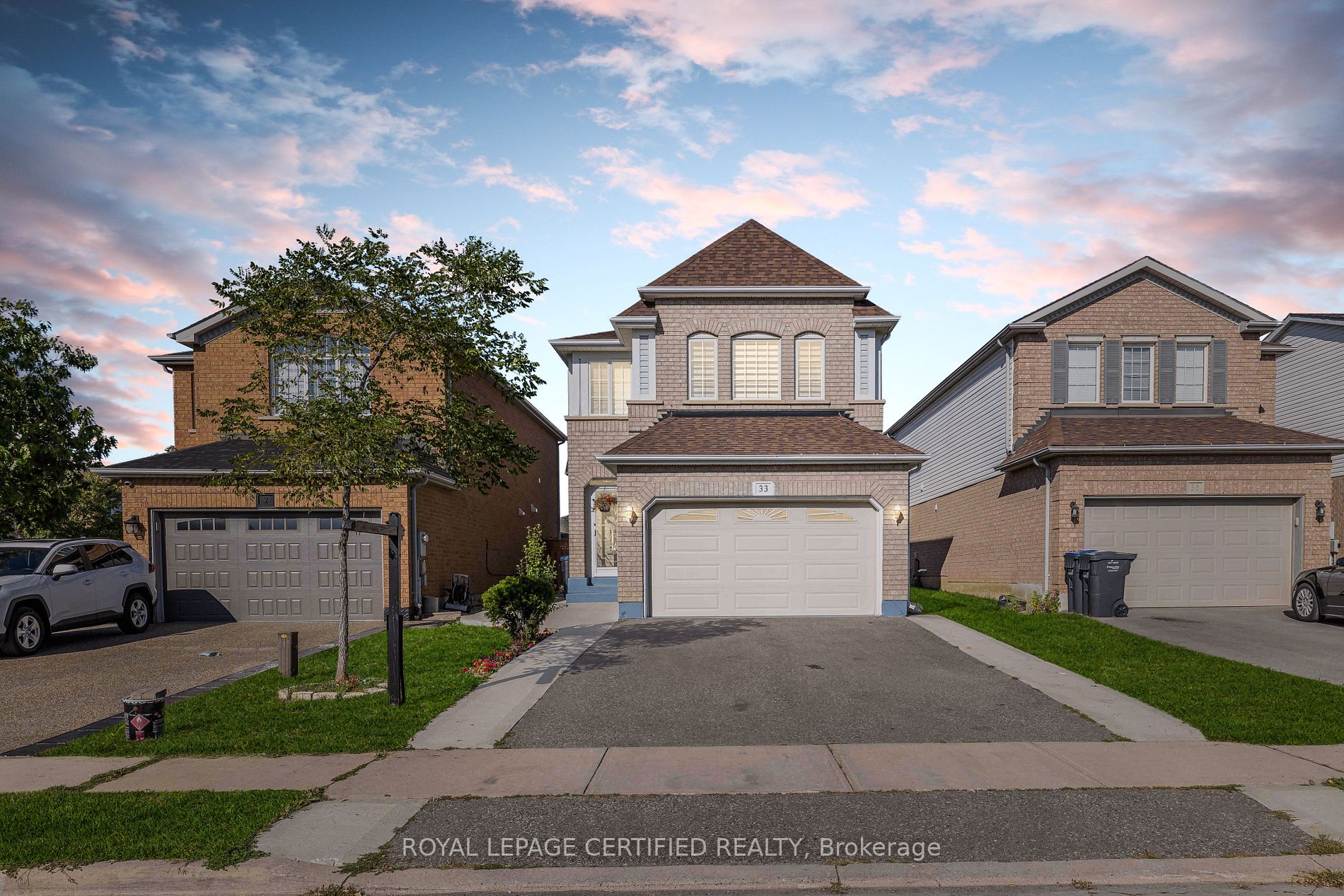 33 Willow Park Dr