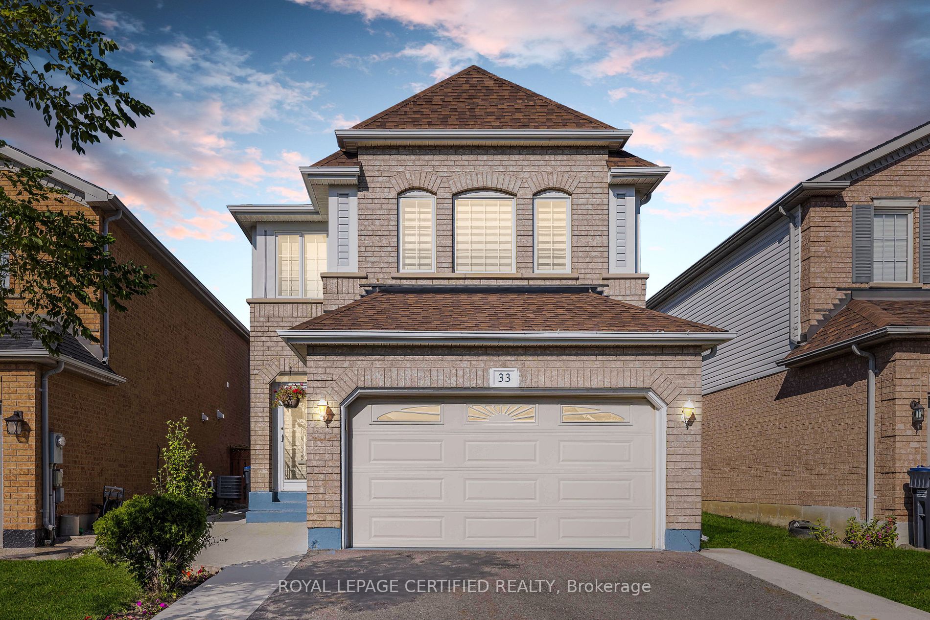 33 Willow Park Dr