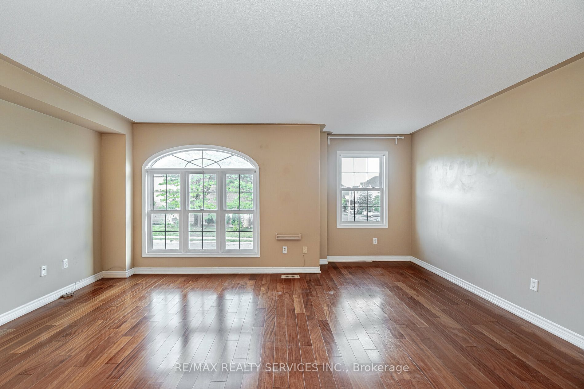 44 Provincial Place