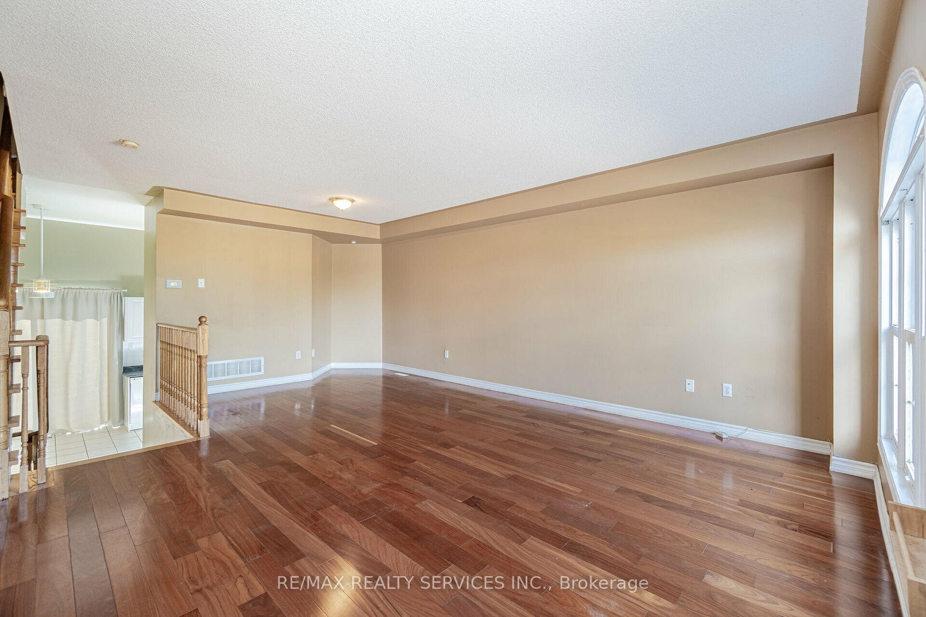 44 Provincial Place