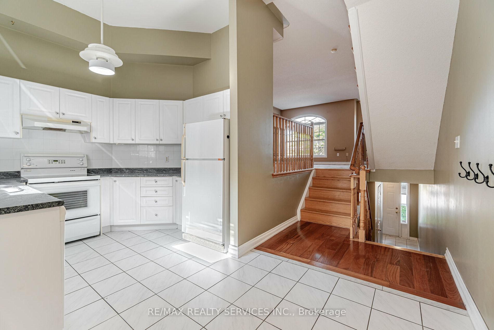 44 Provincial Place