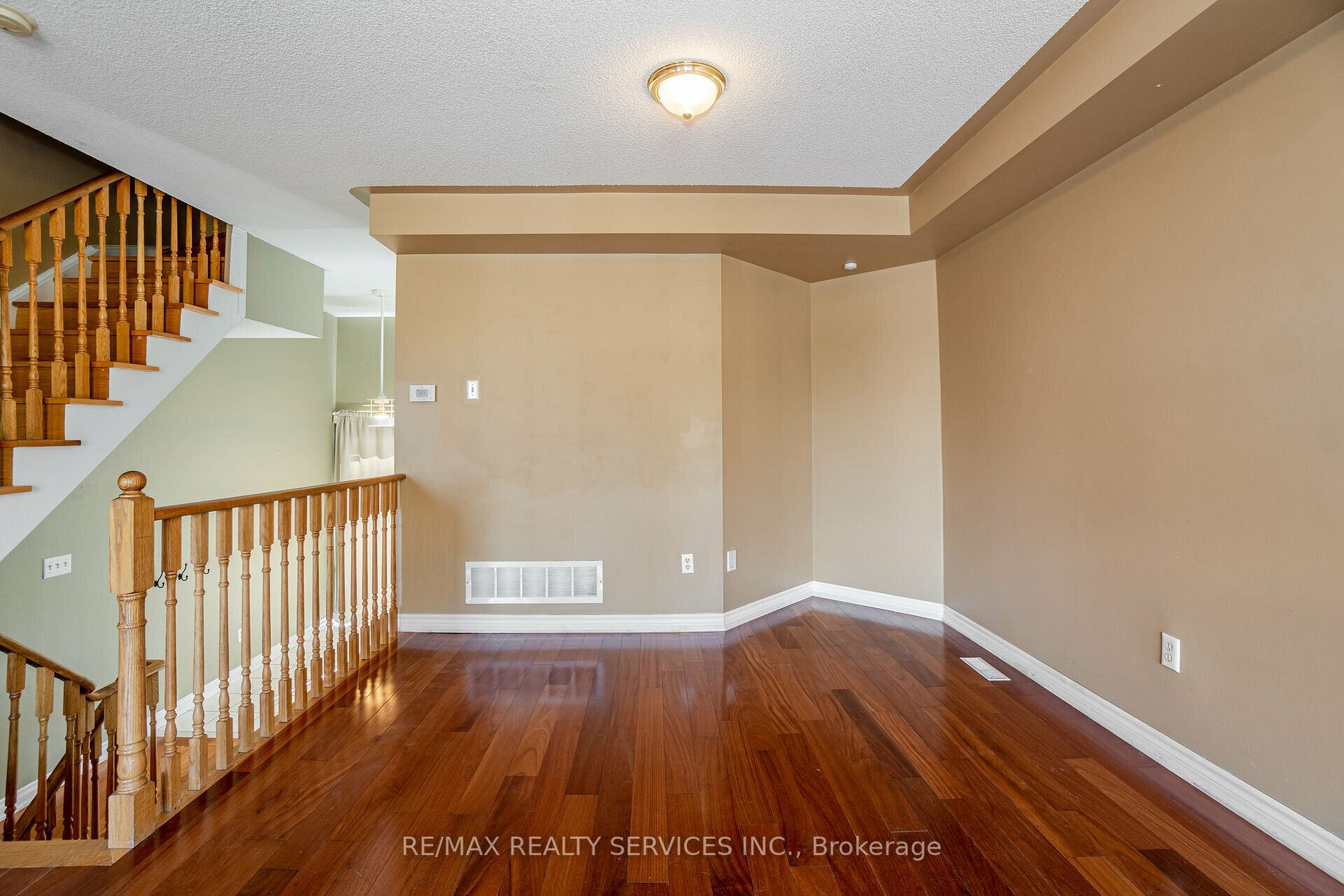 44 Provincial Place
