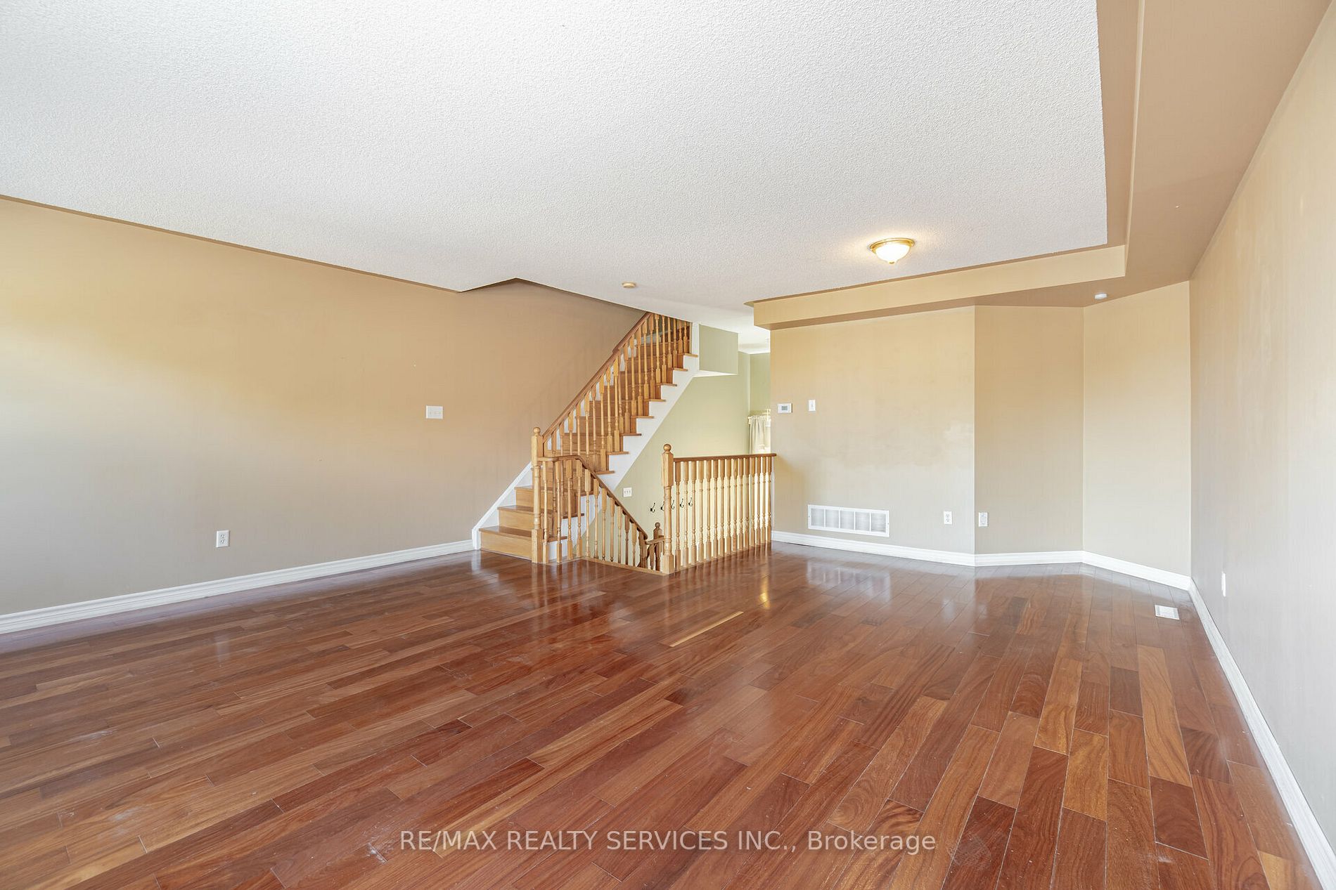 44 Provincial Place