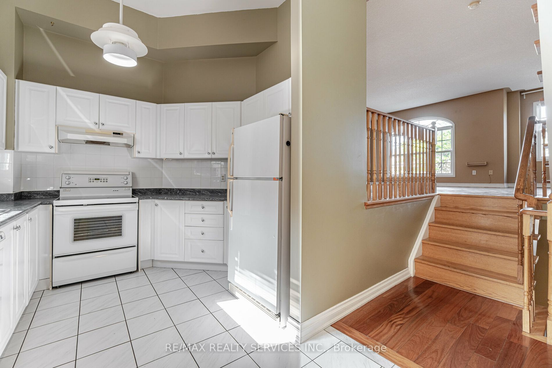 44 Provincial Place