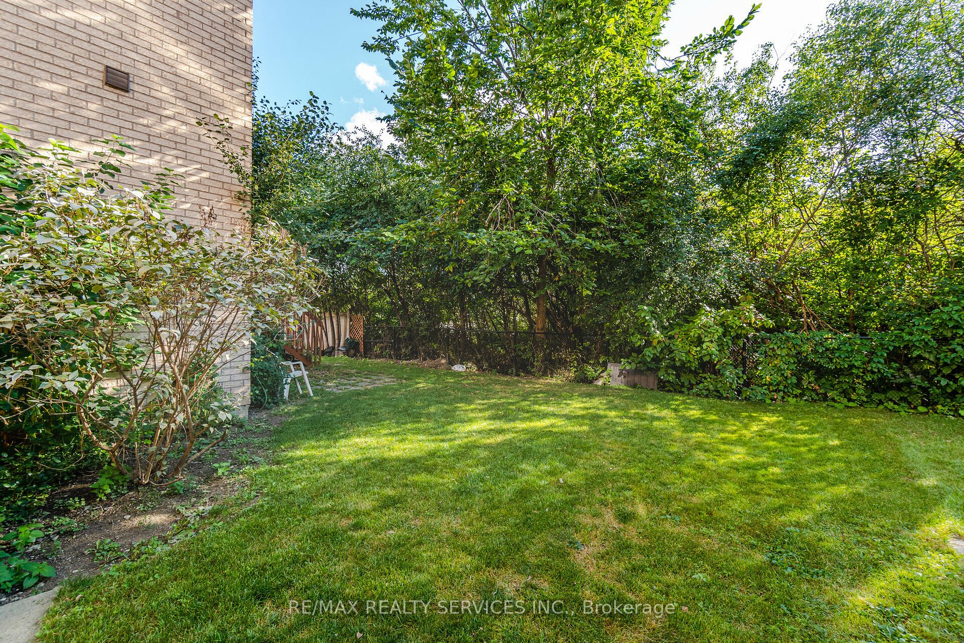 44 Provincial Place