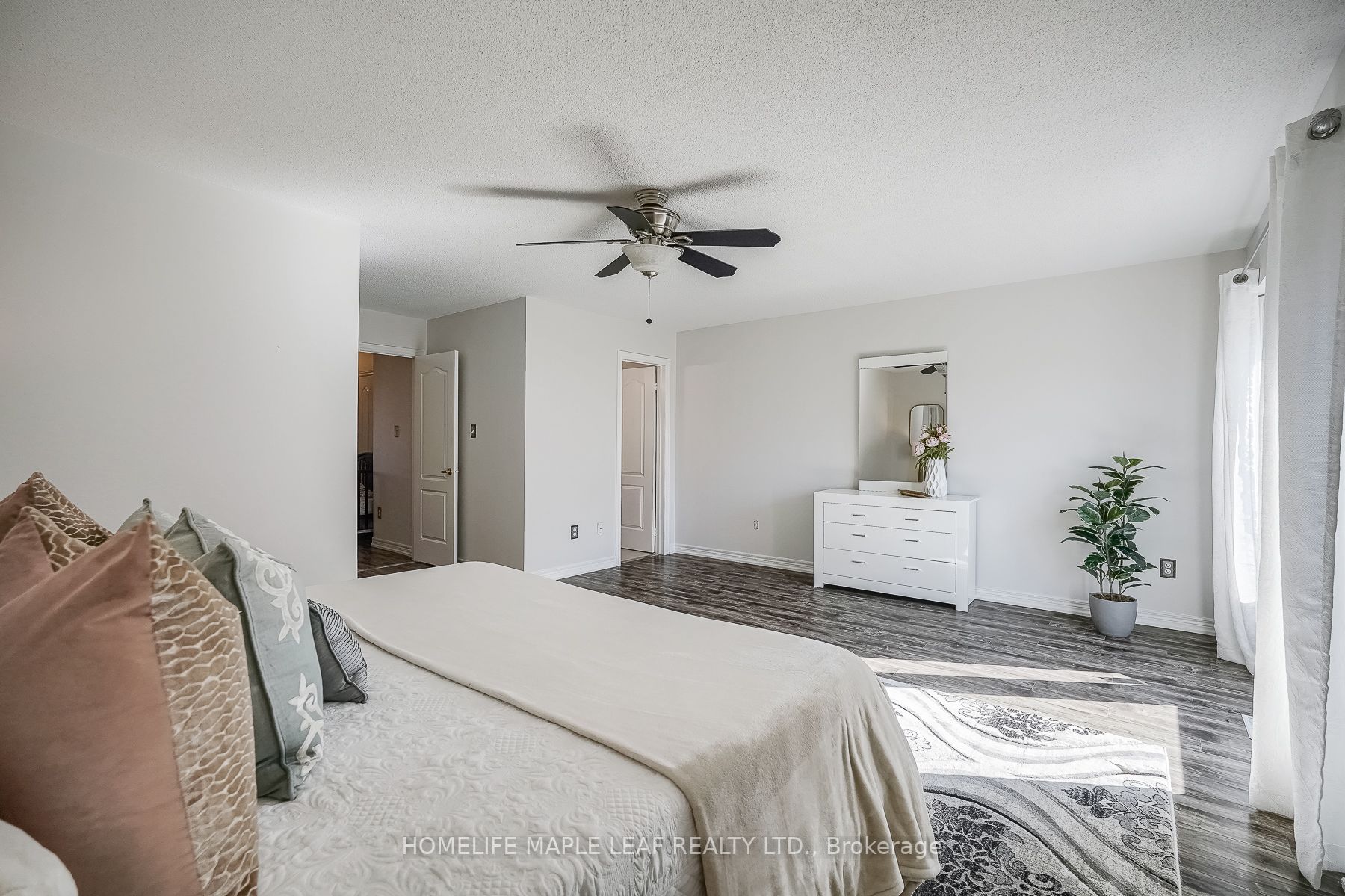 51 Pineview Crescent