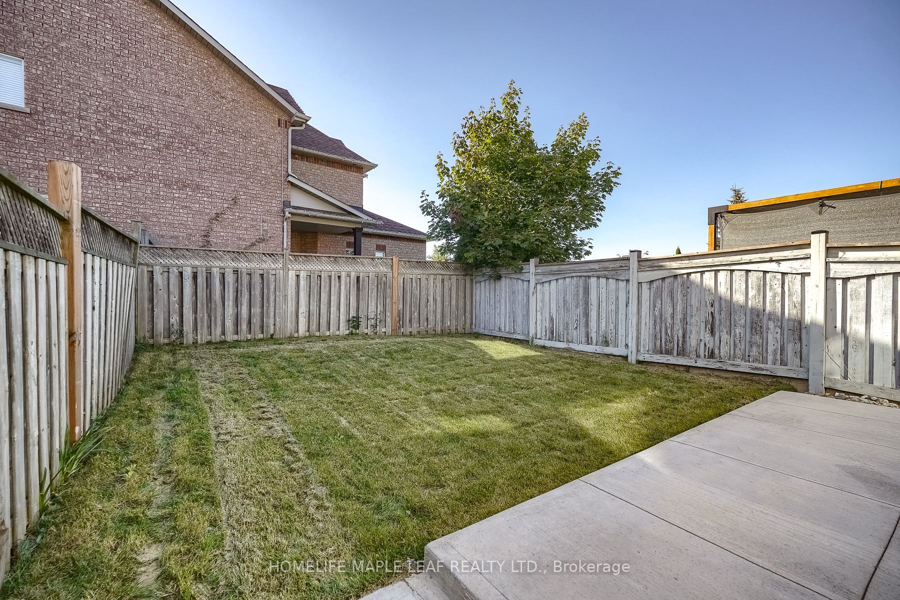51 Pineview Crescent