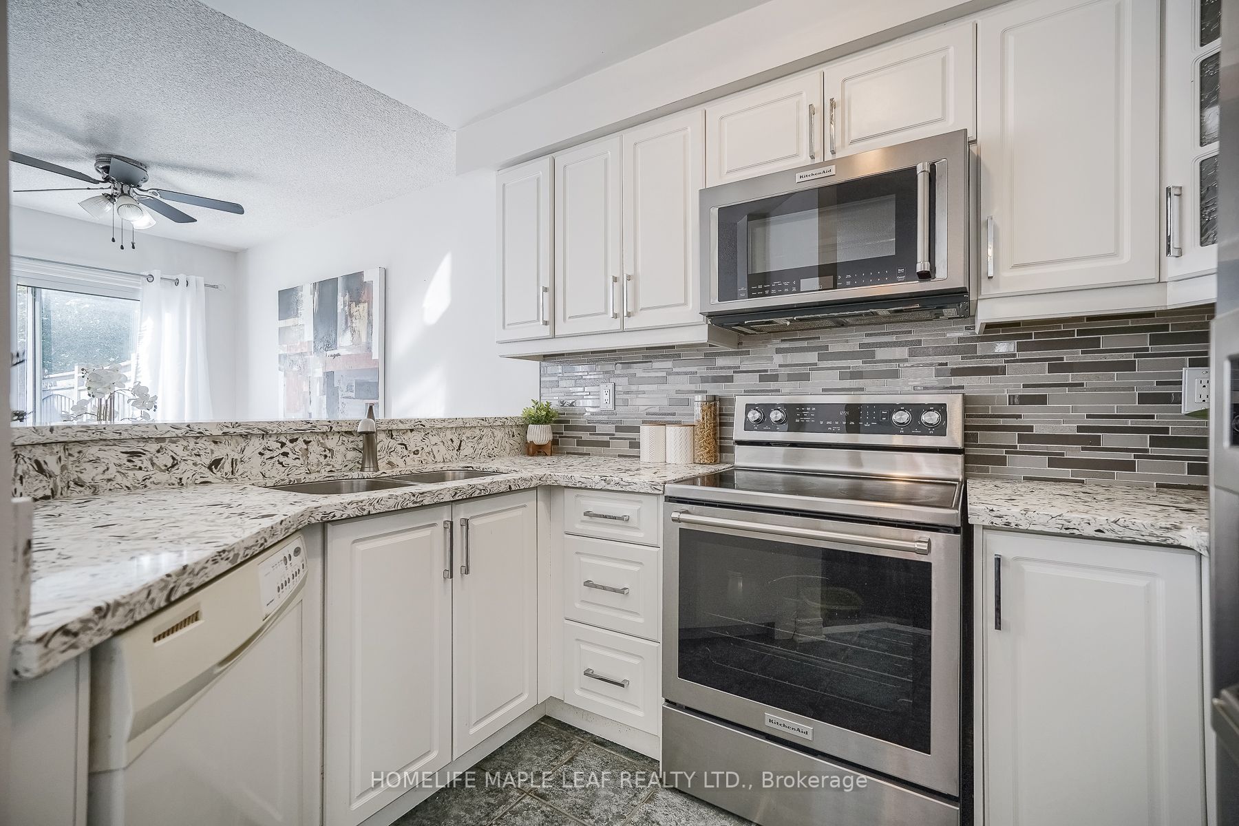 51 Pineview Crescent