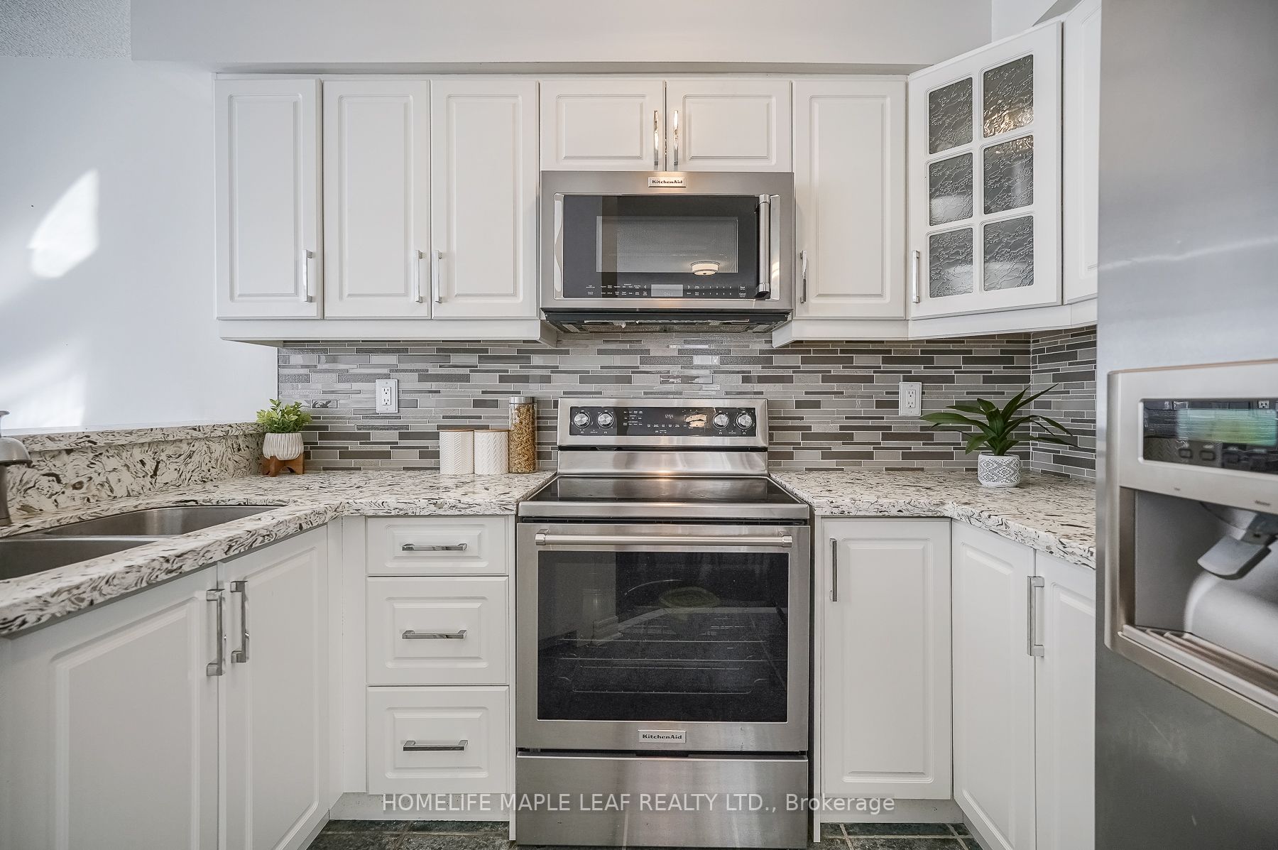 51 Pineview Crescent