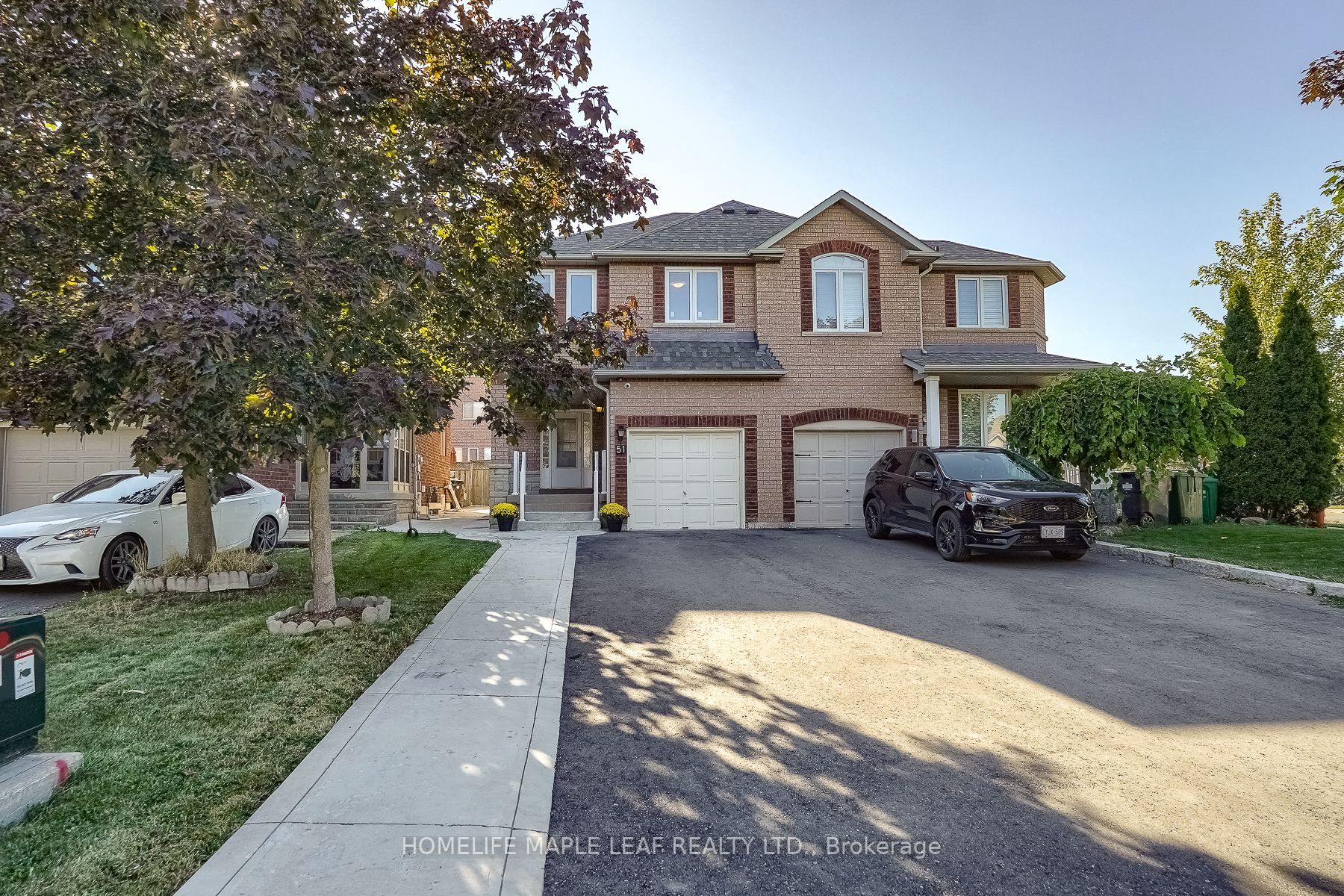 51 Pineview Cres