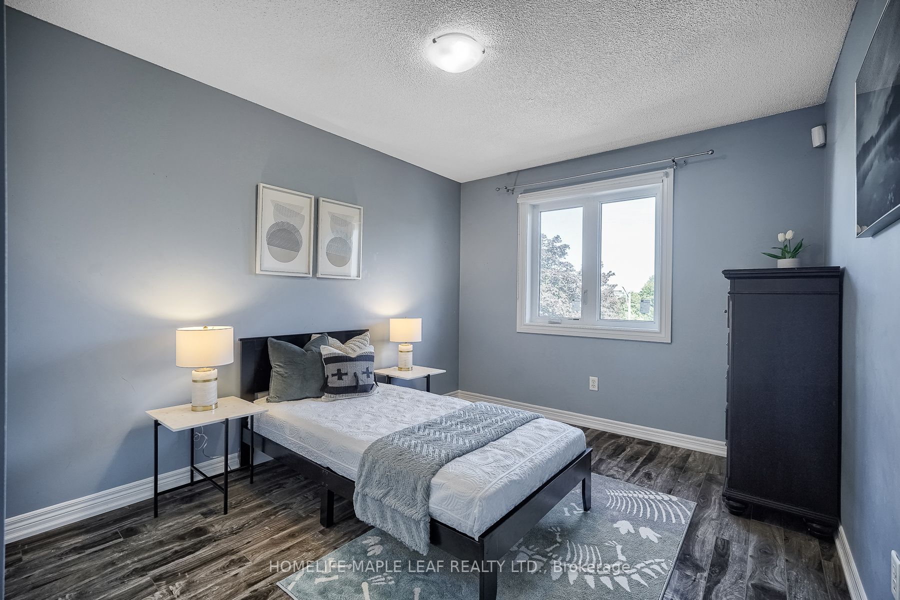 51 Pineview Crescent