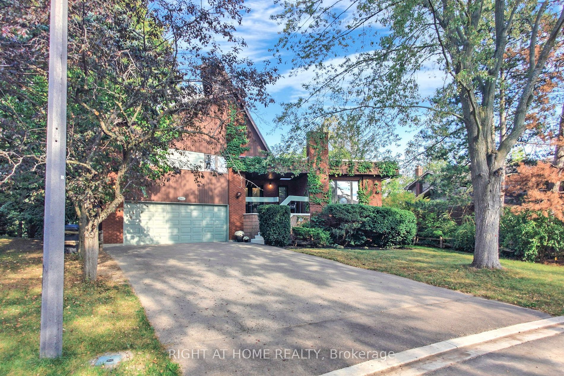 2461 Jarvis St