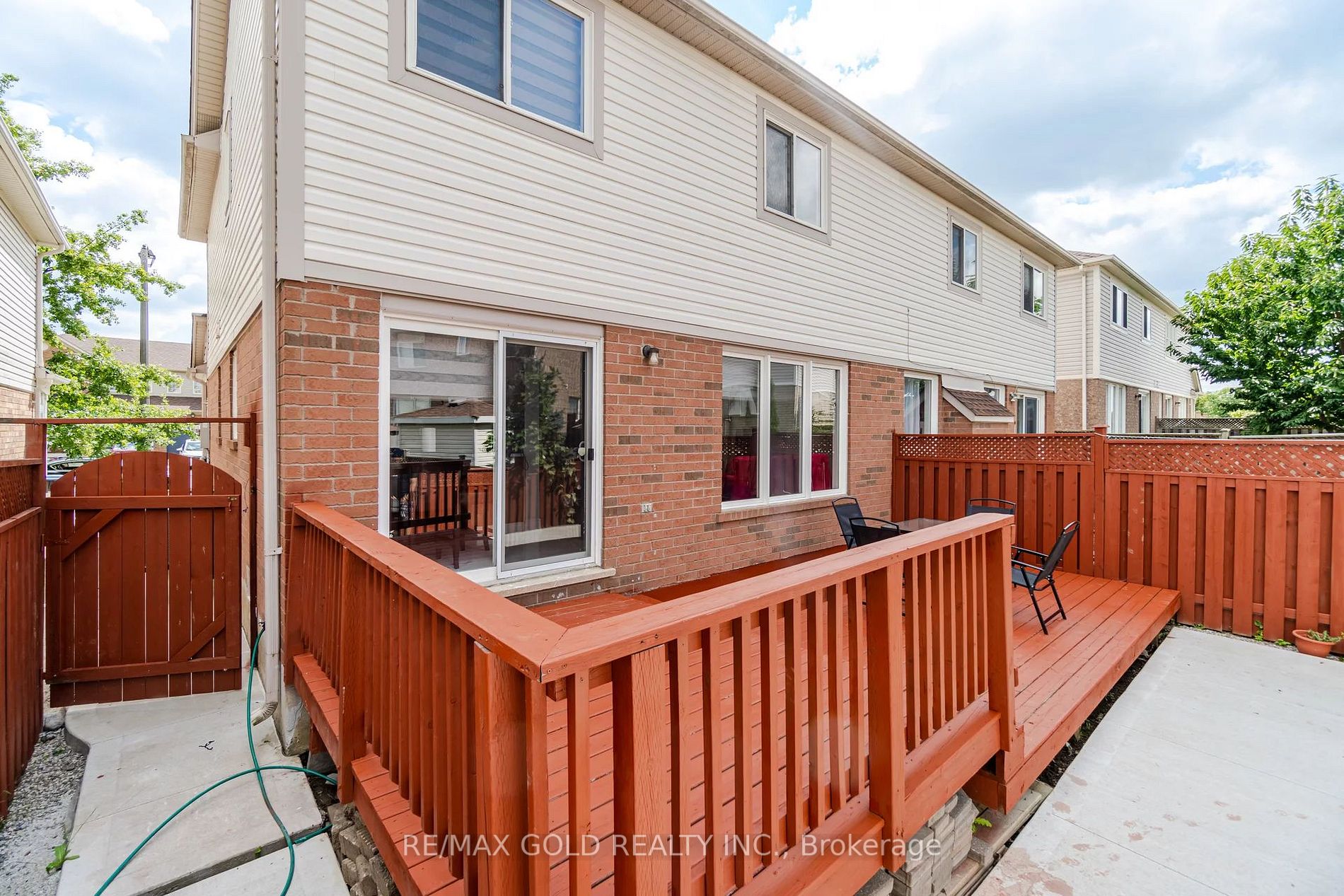 8 Jessop Drive