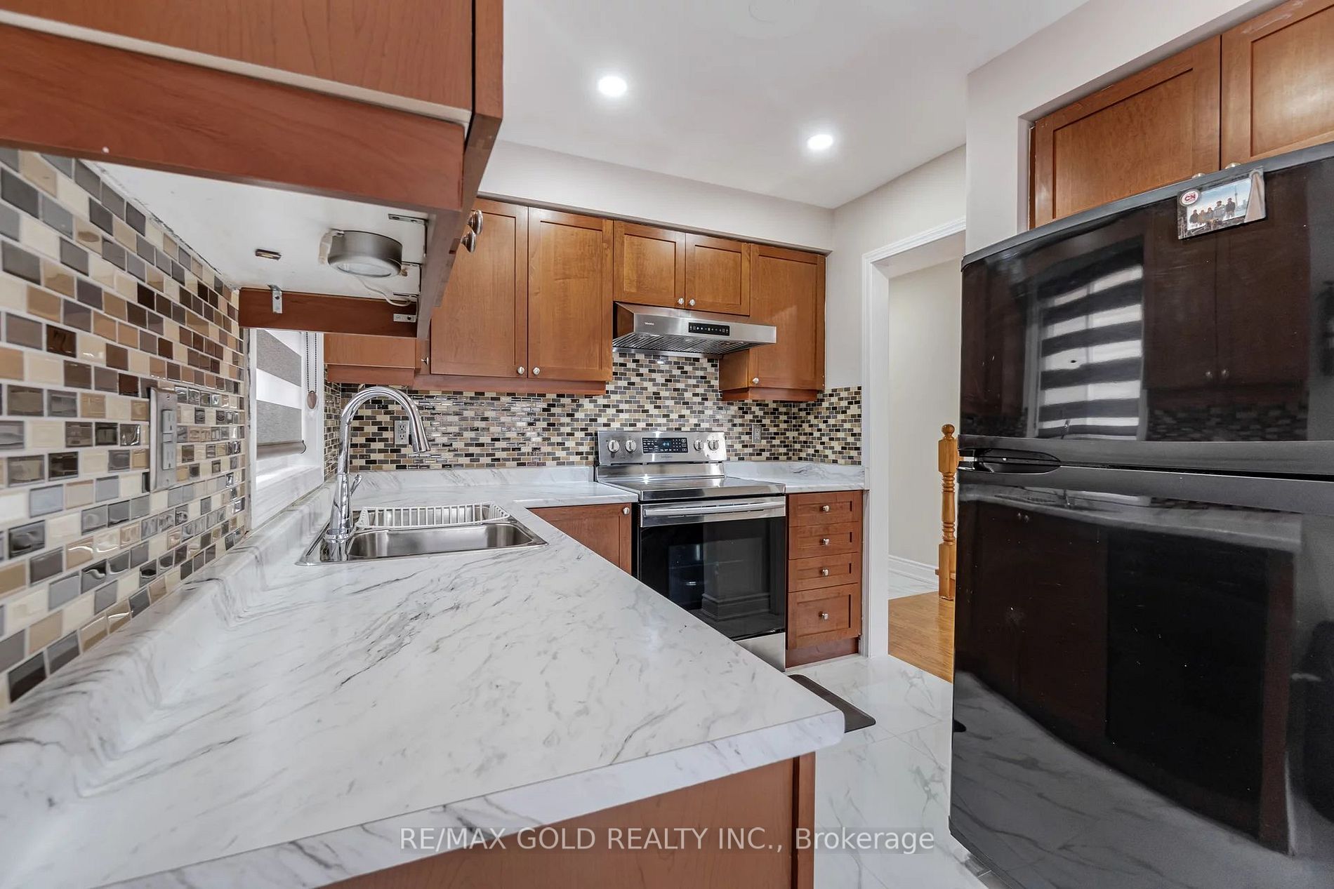 8 Jessop Drive