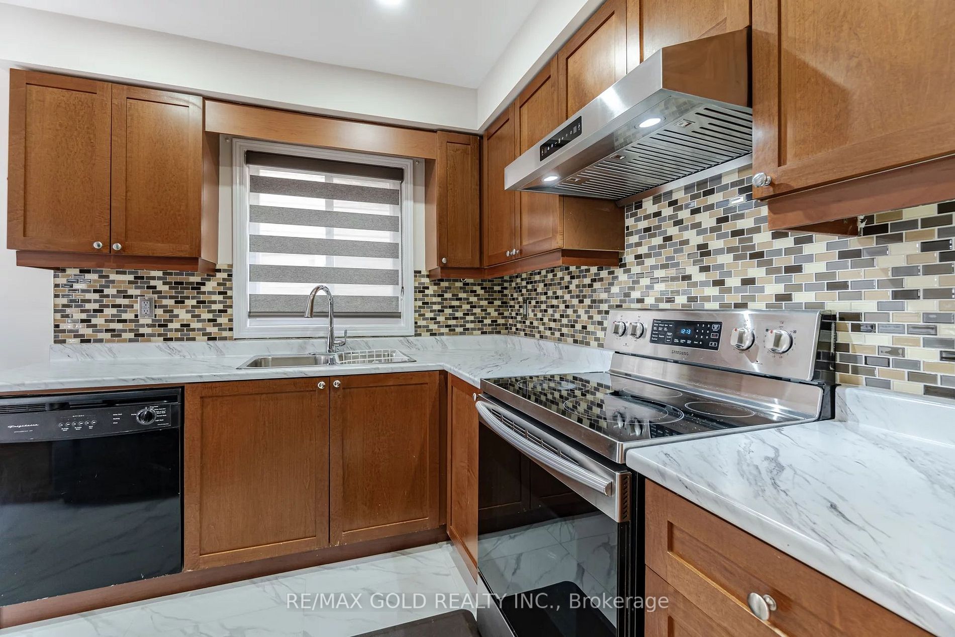8 Jessop Drive