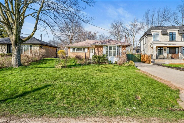 535 Taplow Cres W, Oakville