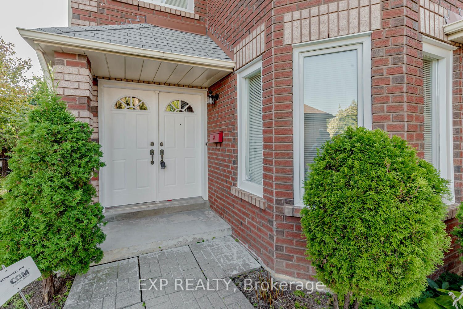 96 Valonia Dr N