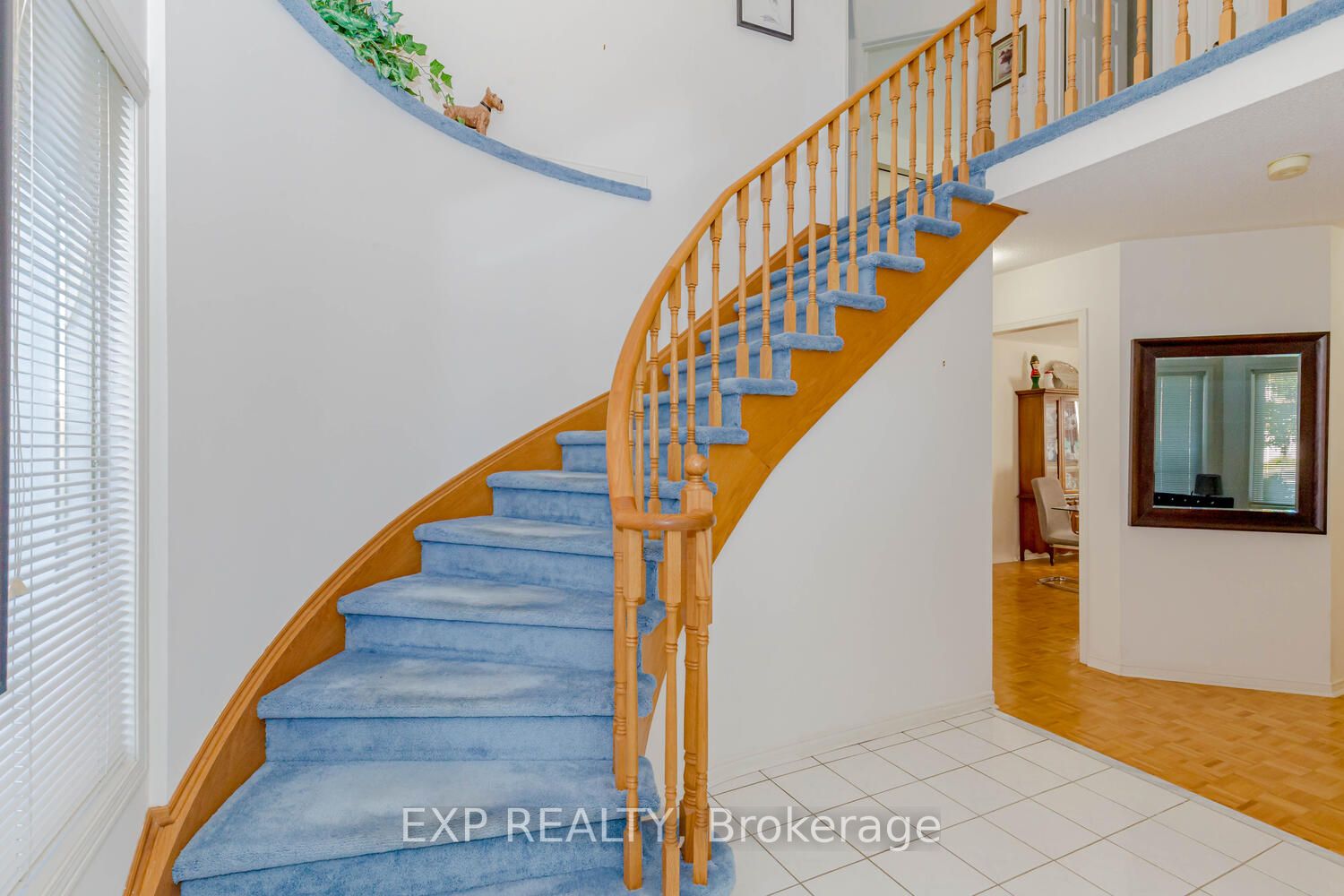 96 Valonia Drive N